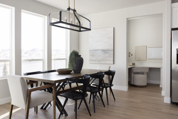 2601-03 Hidden Oaks Model Home in Herriman

Perry Homes