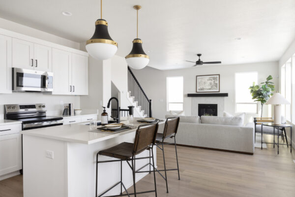 2601-03 Hidden Oaks Model Home in Herriman

Perry Homes