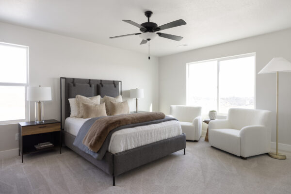 2601-03 Hidden Oaks Model Home in Herriman

Perry Homes