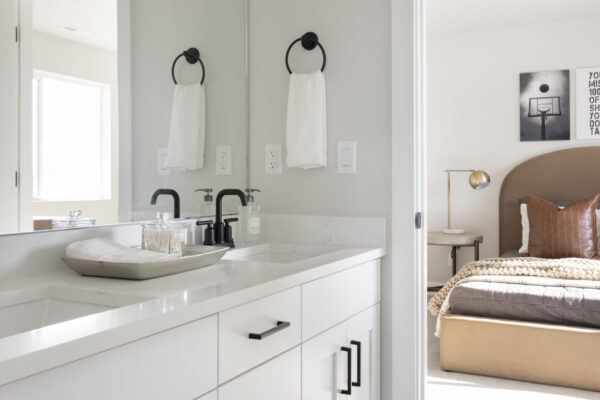 2601-03 Hidden Oaks Model Home in Herriman

Perry Homes