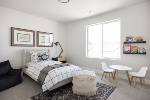 2601-03 Hidden Oaks Model Home in Herriman

Perry Homes