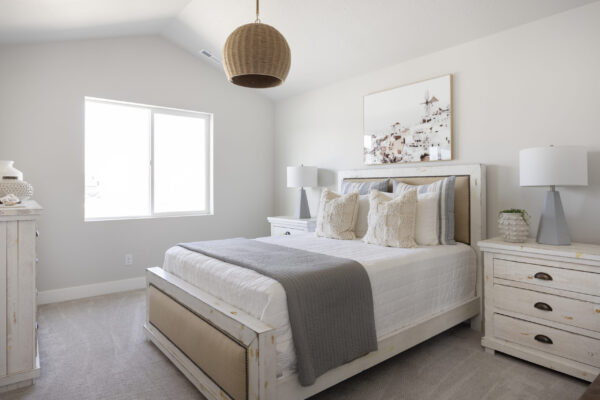 2601-03 Hidden Oaks Model Home in Herriman

Perry Homes